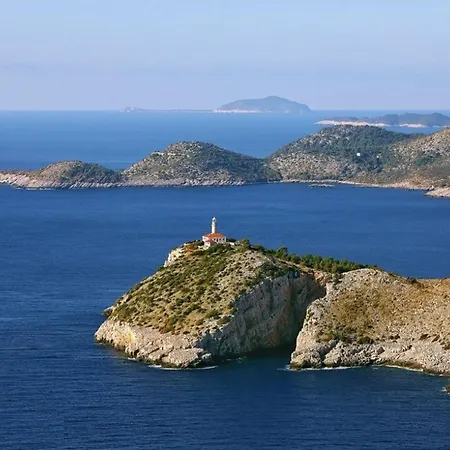 아파트 Struga Lighthouse Lastovo